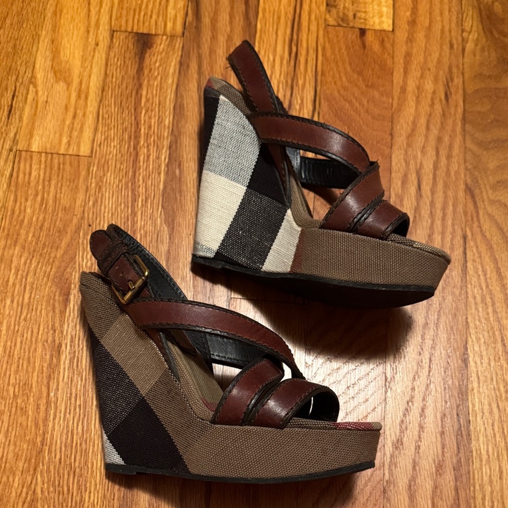Burberry plaid wedges